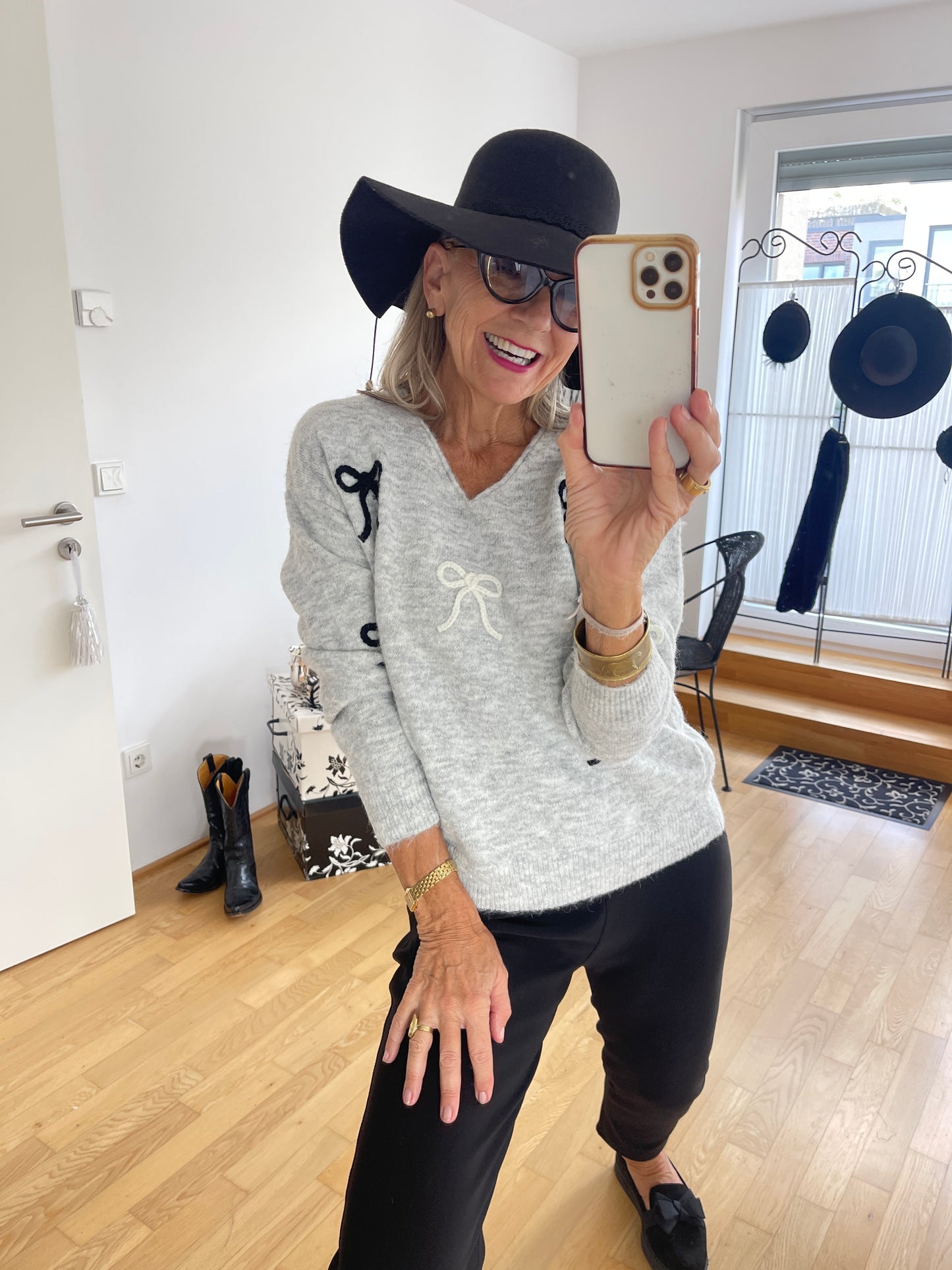 Pullover NALA grey €79,90; einfach hübsch.. ausgefallen.. was besonderes!