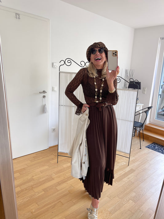 Oberteil MALI brown €49,90; dieses zauberhafte Spitzenoberteil veredelt Dein Outfit