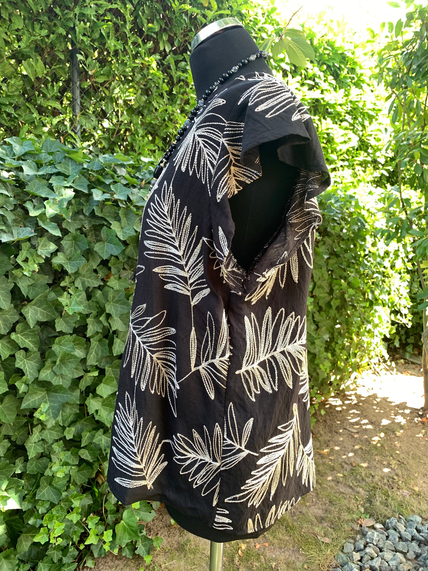 Oberteil NANNY gold/schwarz; jetzt €39,90 statt €79,90 im Super Summer Sale