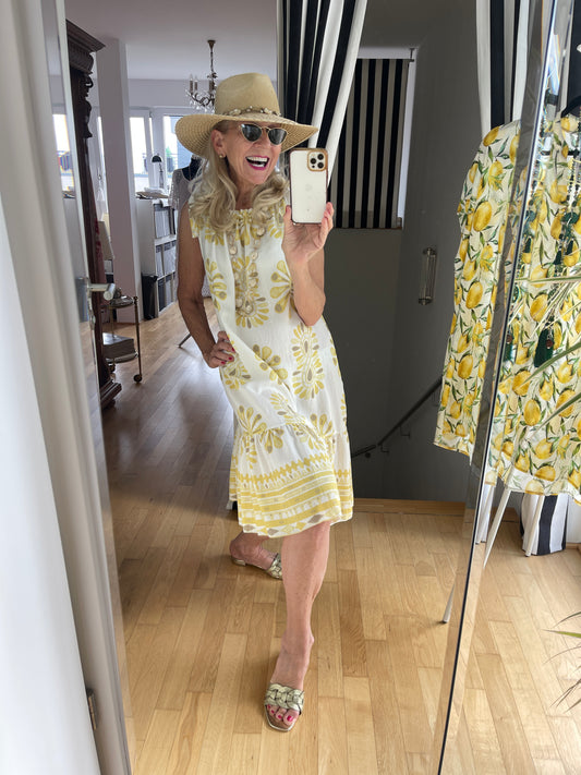 Kleid RICHI yellow Flower €69,90; perfekt für die heißen Sonnentage