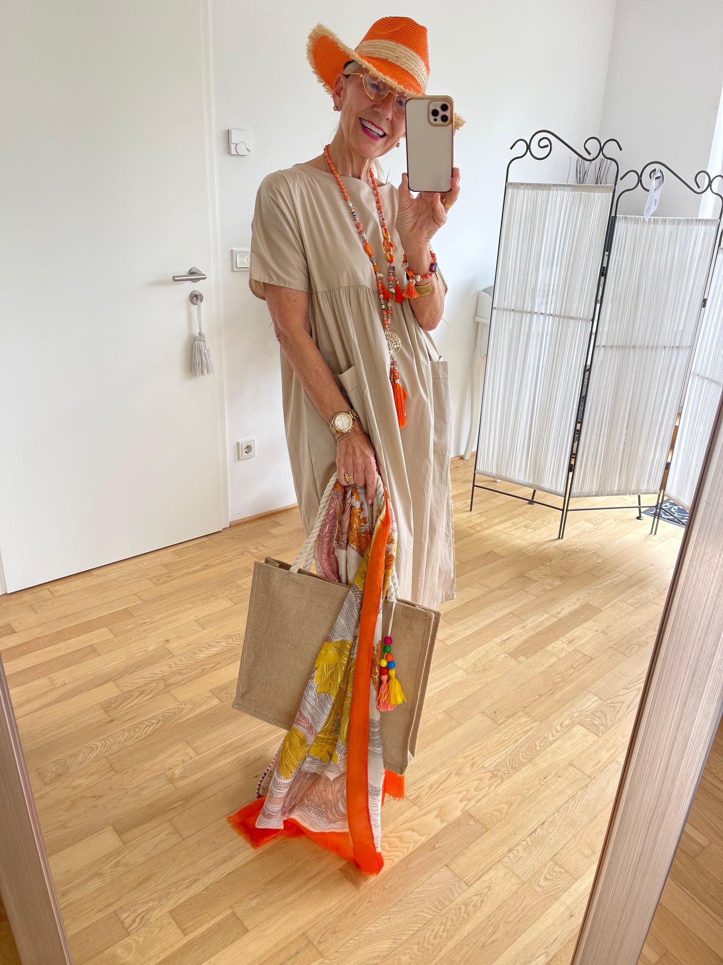Kleid CANNES €119,90; extravagant lässiger Chic, ein Fashionhiglight