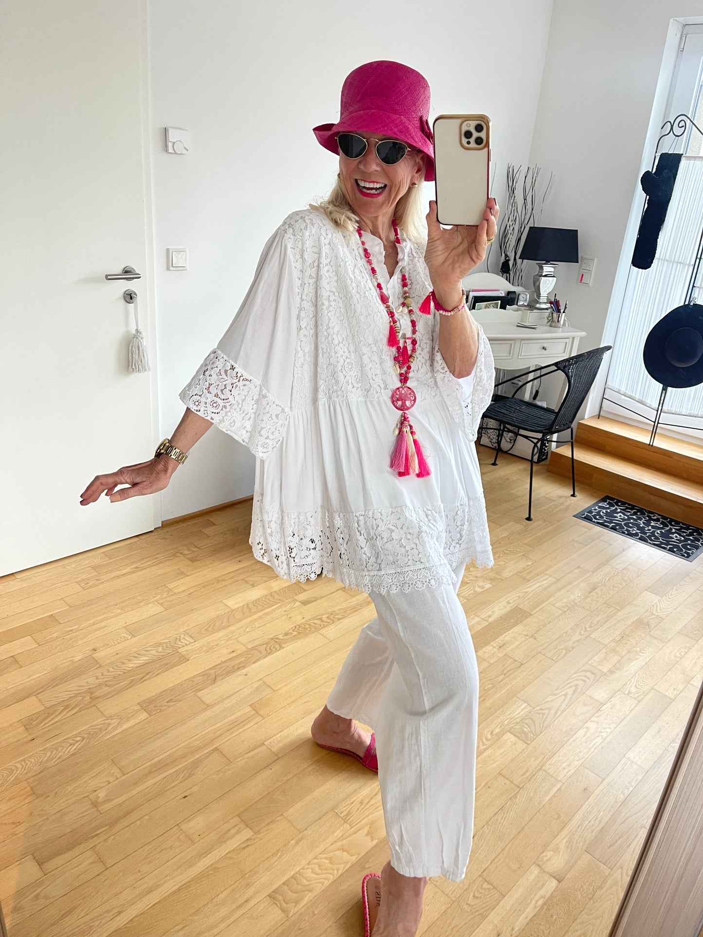 Tunika LENI white €89,90; herrliches, super schickes Modell für XXXL-Genussgrößen