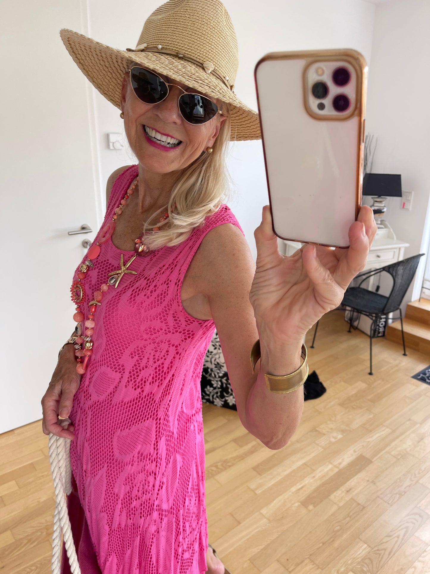 Kleid CLAUDILLE pink €79,90; ein zauberhaftes, sommerliches Lagenkleid, geeignet für S-XL Größen