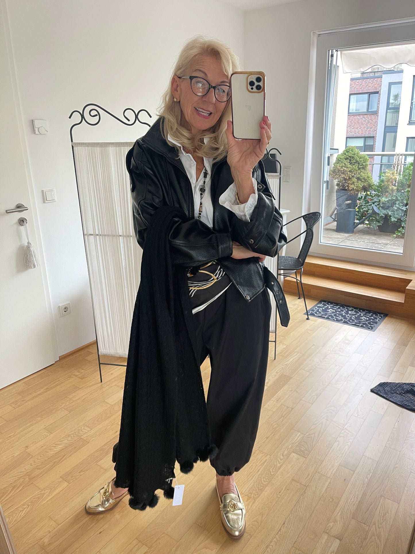 Schal CARLOS €59,90; sehr stylisch besonders, wirkt besonders edel& luxuriös 🍁