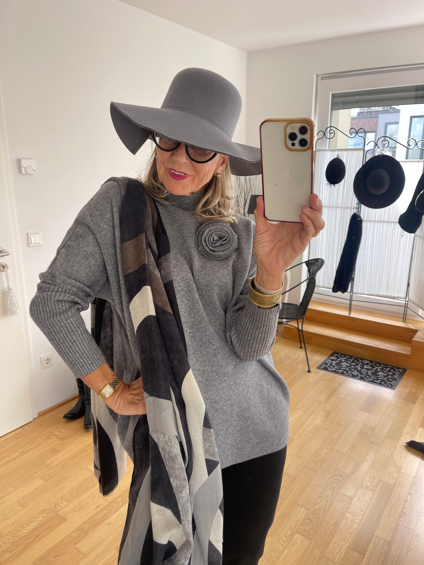 Oberteil MELANIA grey €89,90; lässig, extravagant und herrlich angenehm