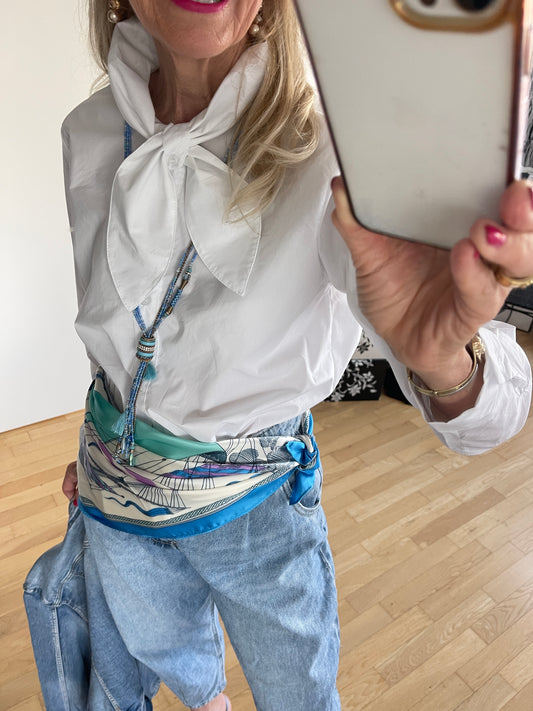 Bluse DELIA white €79,90; das ist doch mal eine ganz besondere weiße Bluse