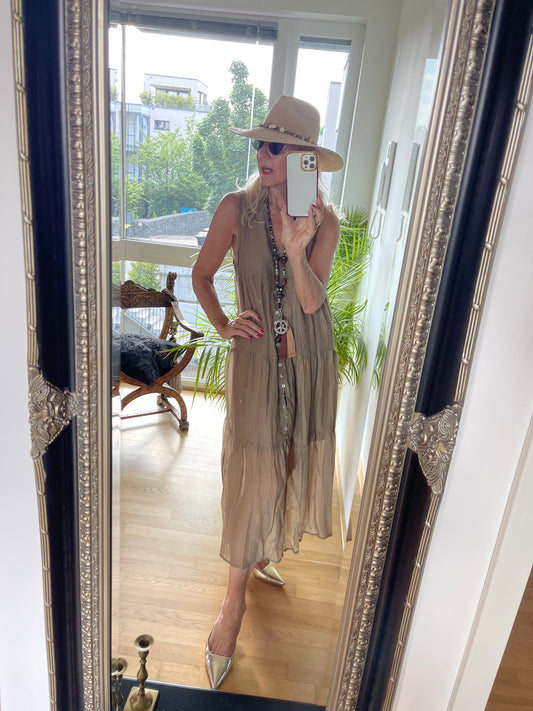 Kleid DARDA nougat €79,90 statt €109,90; Style trifft Extravaganz