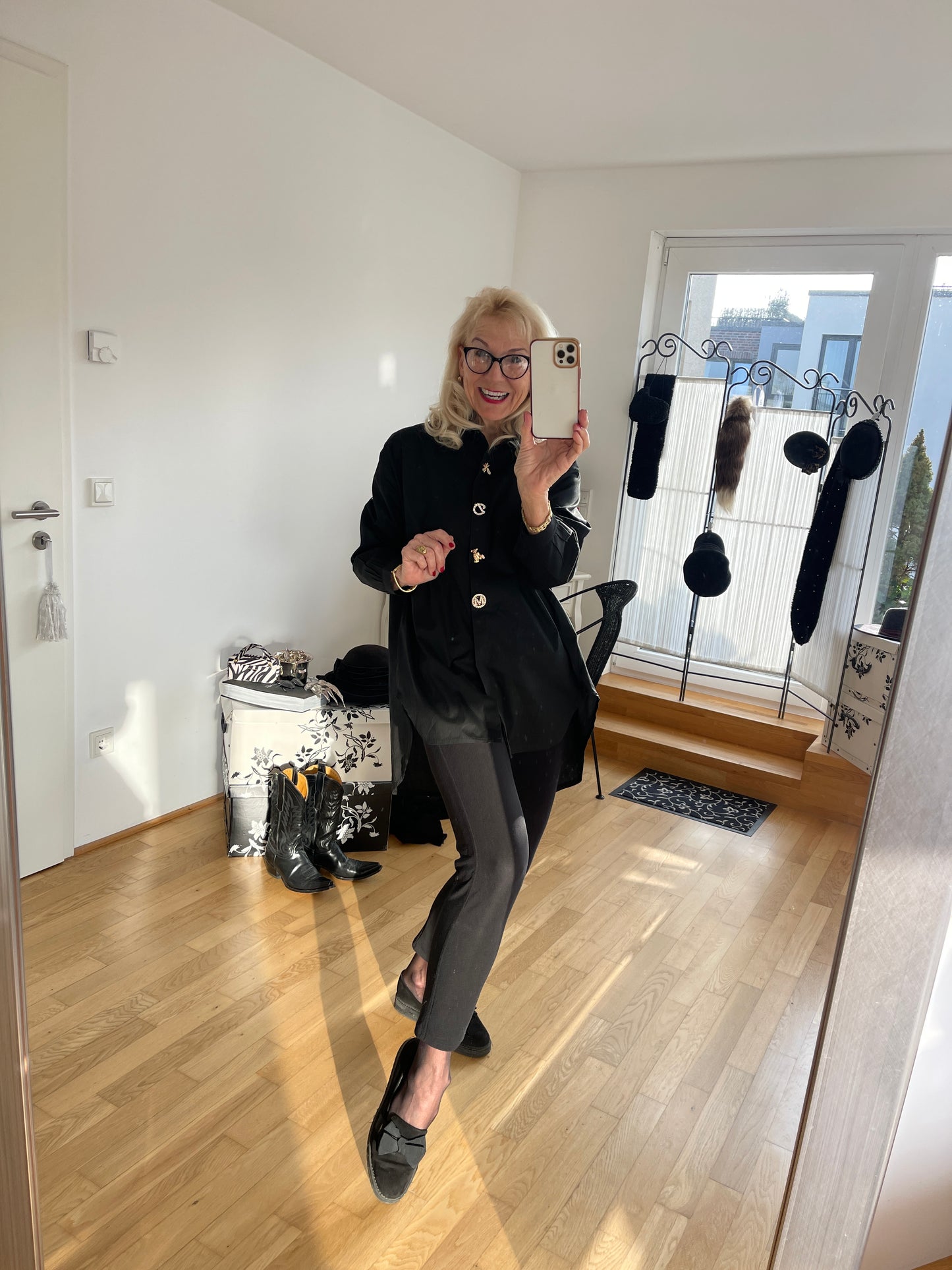 Bluse DARLING black; €89,90 super schicke & ausgefallene Oversize-Long-Bluse