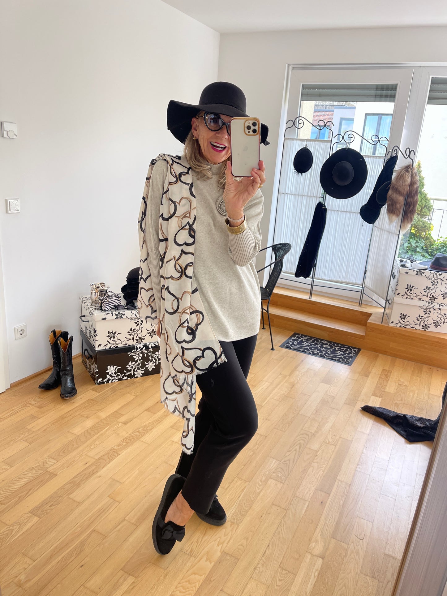 Oberteil MELANIA beige €89,90; extravagant, lässig und herrlich angenehm