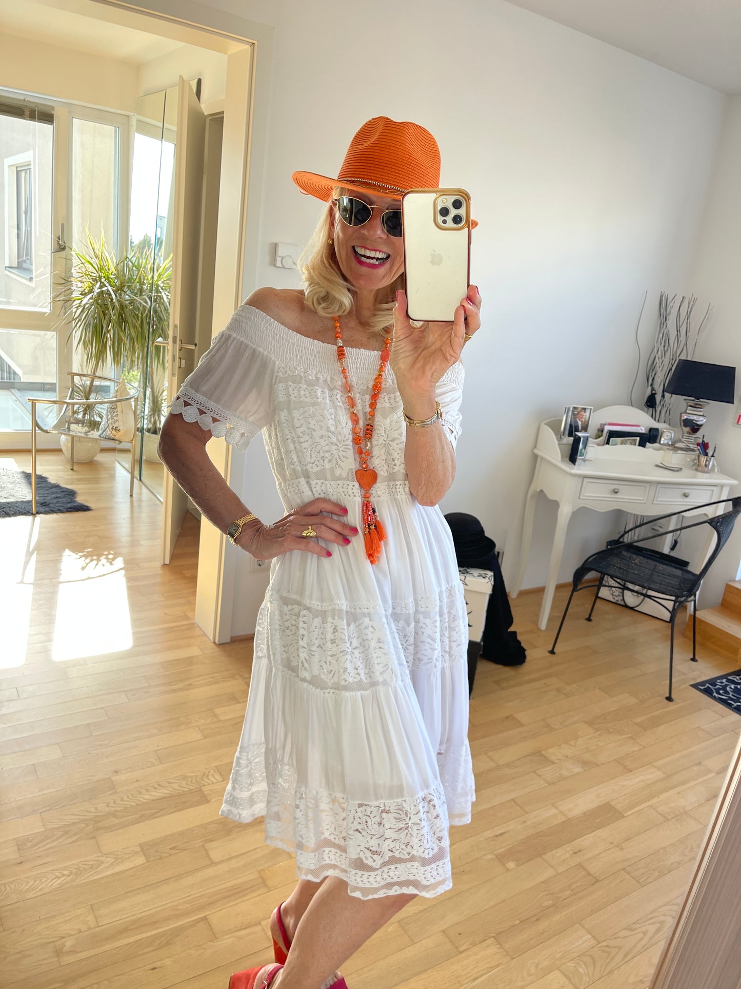 Kleid MERCEDES €69,90; stylisches Sommerkleid -auch im Carmen-Look zu tragen