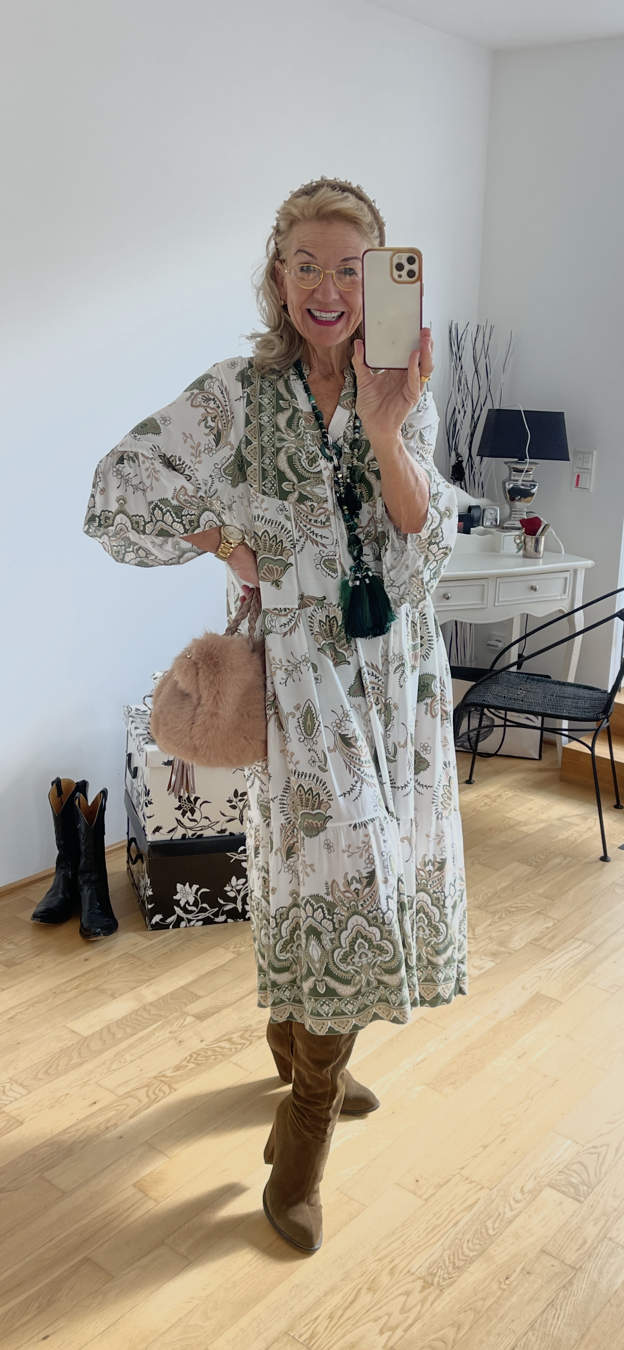 Kleid PERCY green-beige, €99,90, wunderschönes Maxi-Modell, perfekt für den Übergang