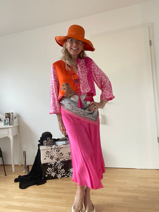 Oberteil JUDY €79,90; farbenfroher Saisonstart