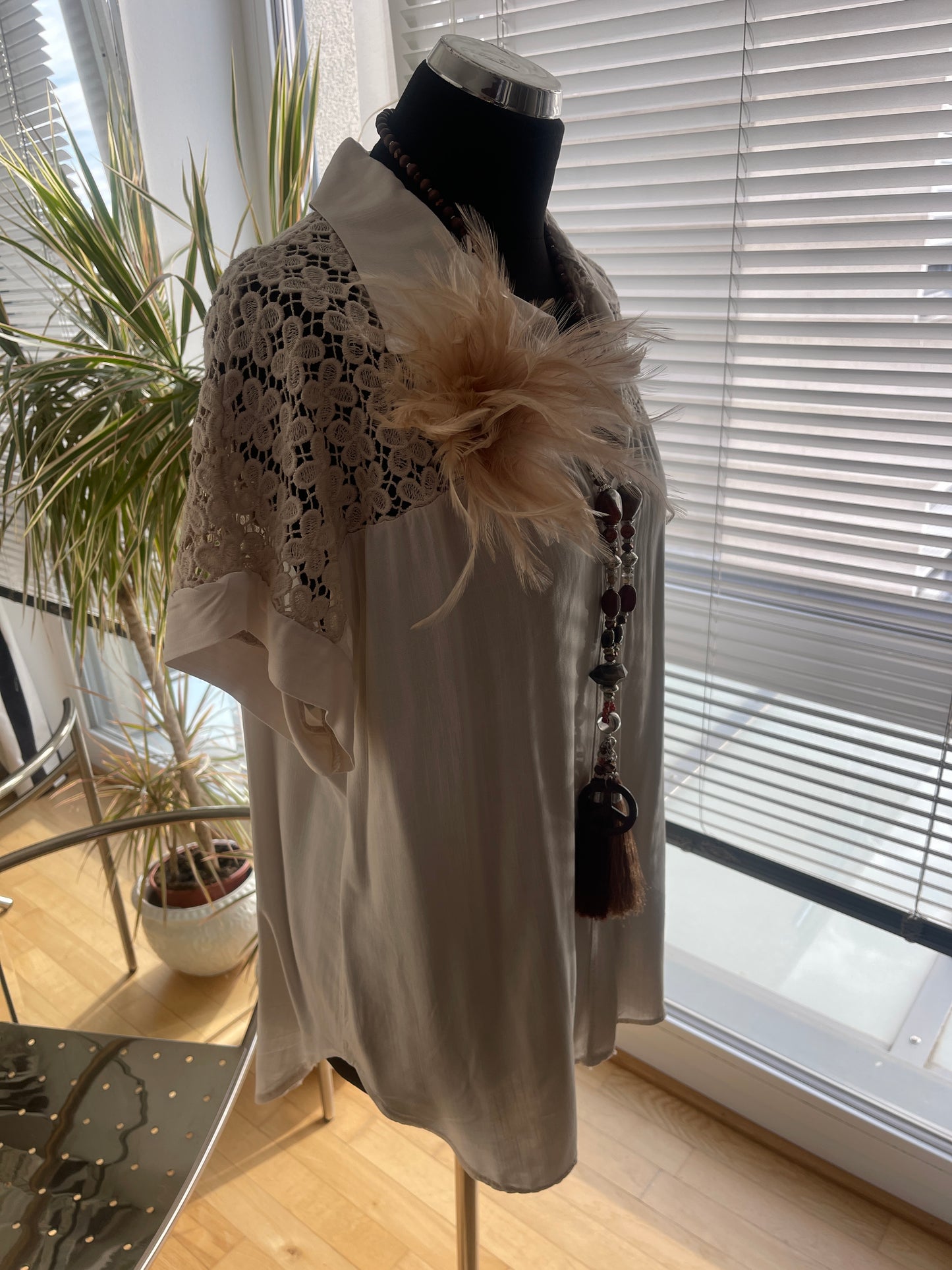 Bluse LUCKY €39,90 statt €69,90; so leicht und luftig, man spürt sie gar nicht