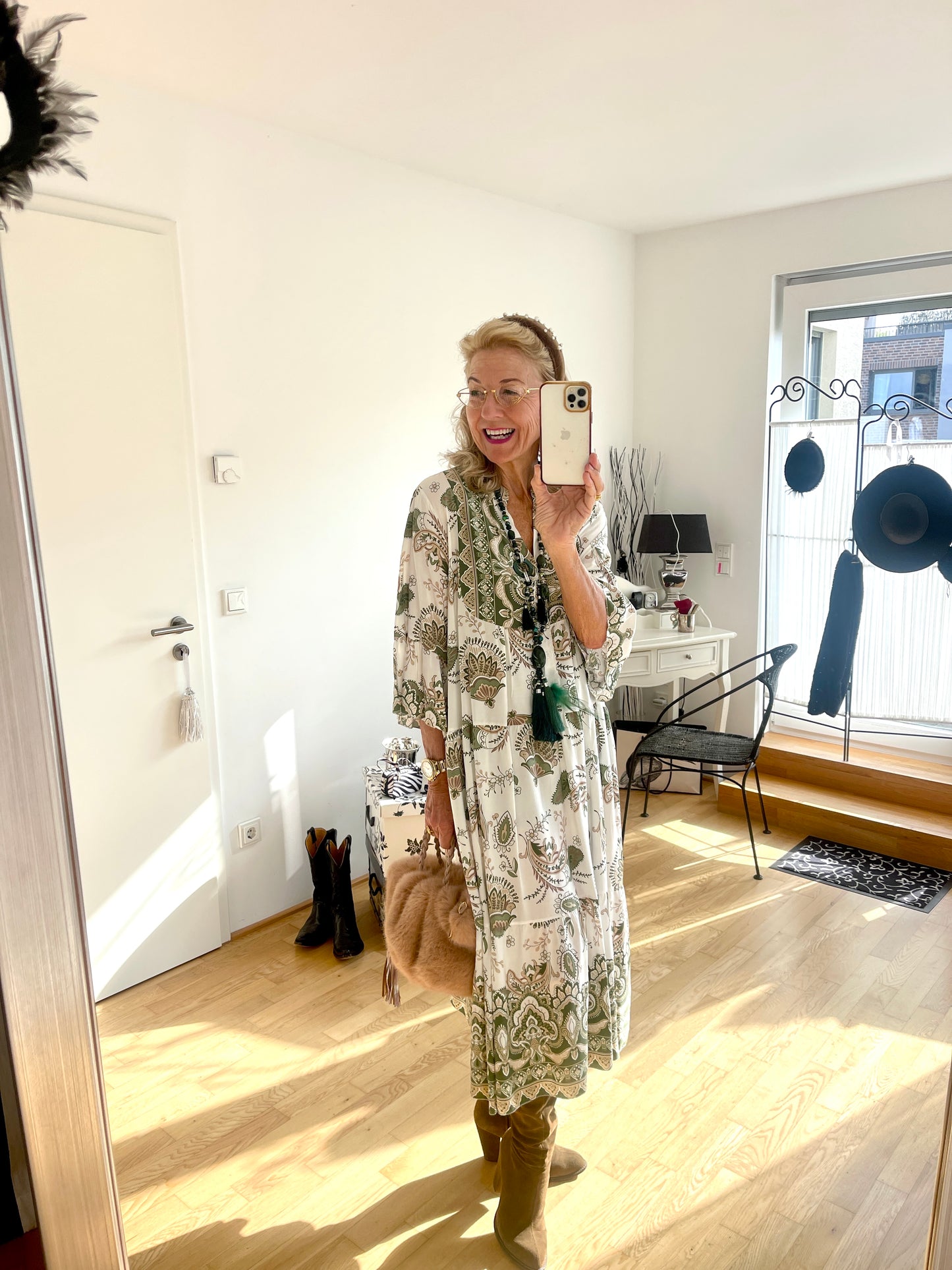 Kleid PERCY green-beige, €99,90, wunderschönes Maxi-Modell, perfekt für den Übergang