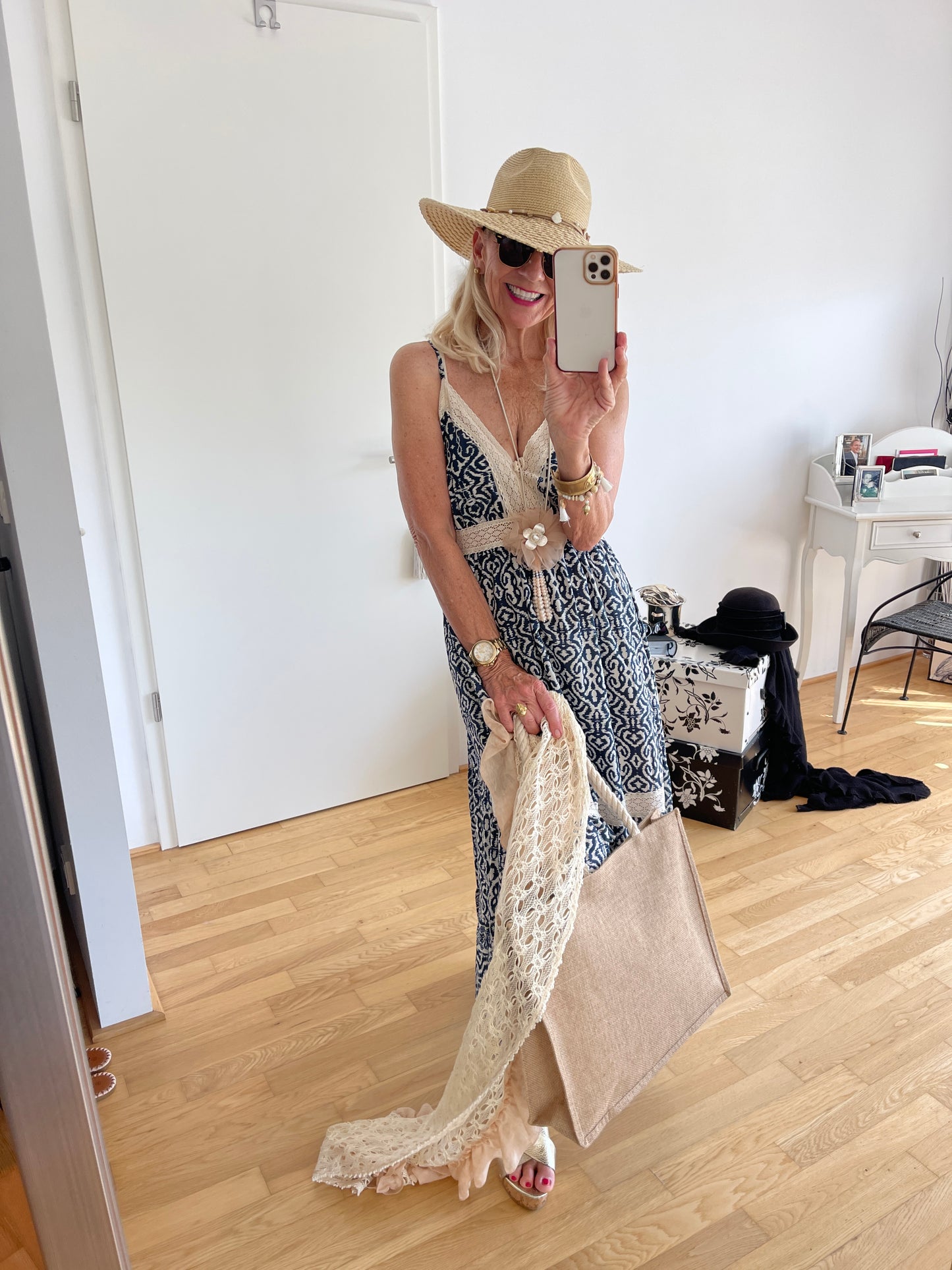 Kleid JAMIE blue; im Outlet jetzt €69,90 anstatt €99,90; sooo ein zauberhaft, sommerliches Maxikleid