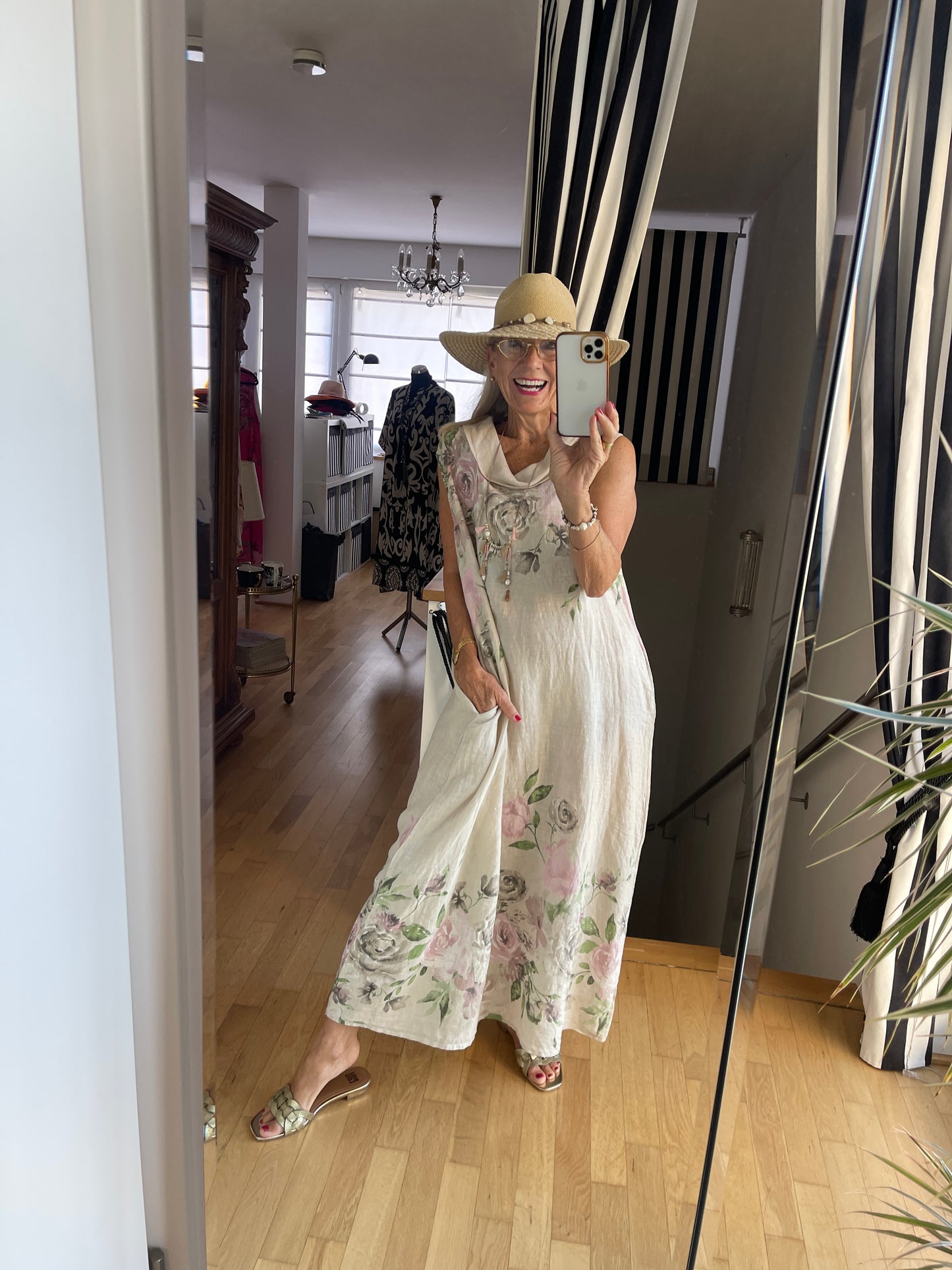 Kleid CARLOTTA beige €79,90 statt €109,90; Kleider machen Leute … Modell CARLOTTA hält Wort!!
