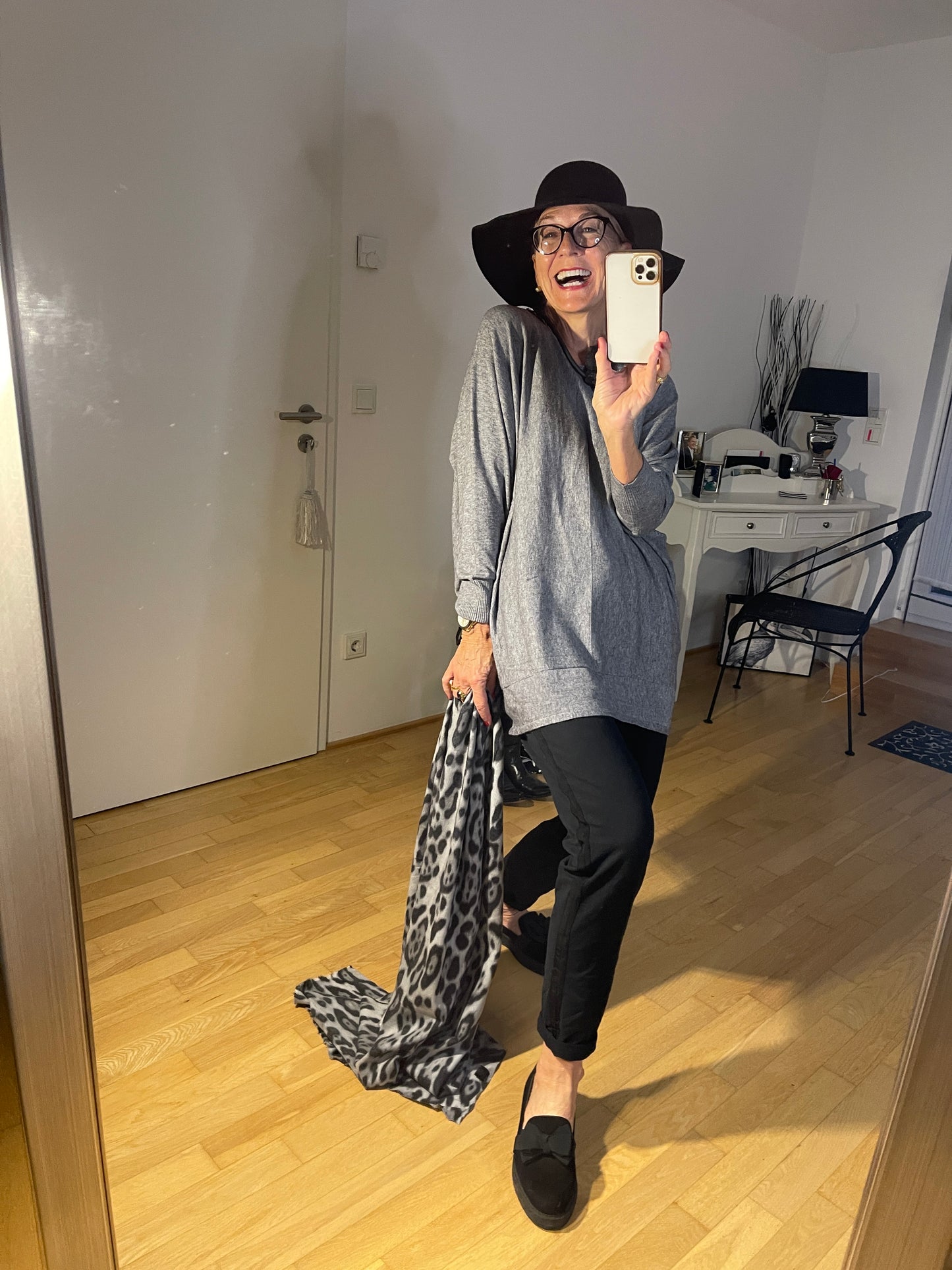 Pullover MOLA grey; €59,90 jetzt im Oktober-Sale statt €99,90… klasse Modell auch Genussgrößen