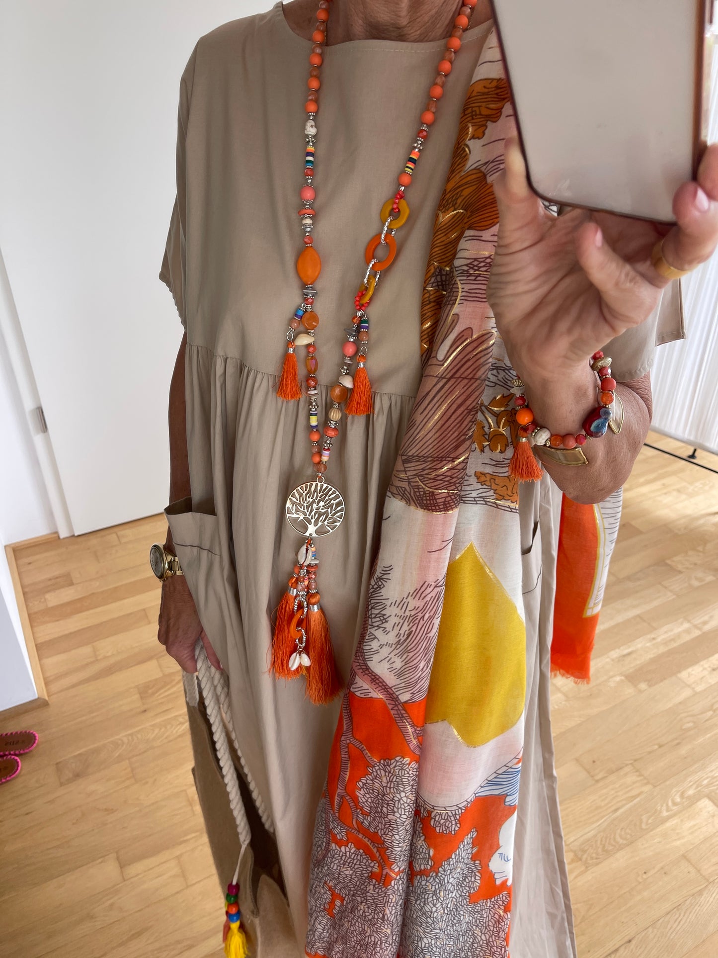 Kleid CANNES €119,90; extravagant lässiger Chic, ein Fashionhiglight