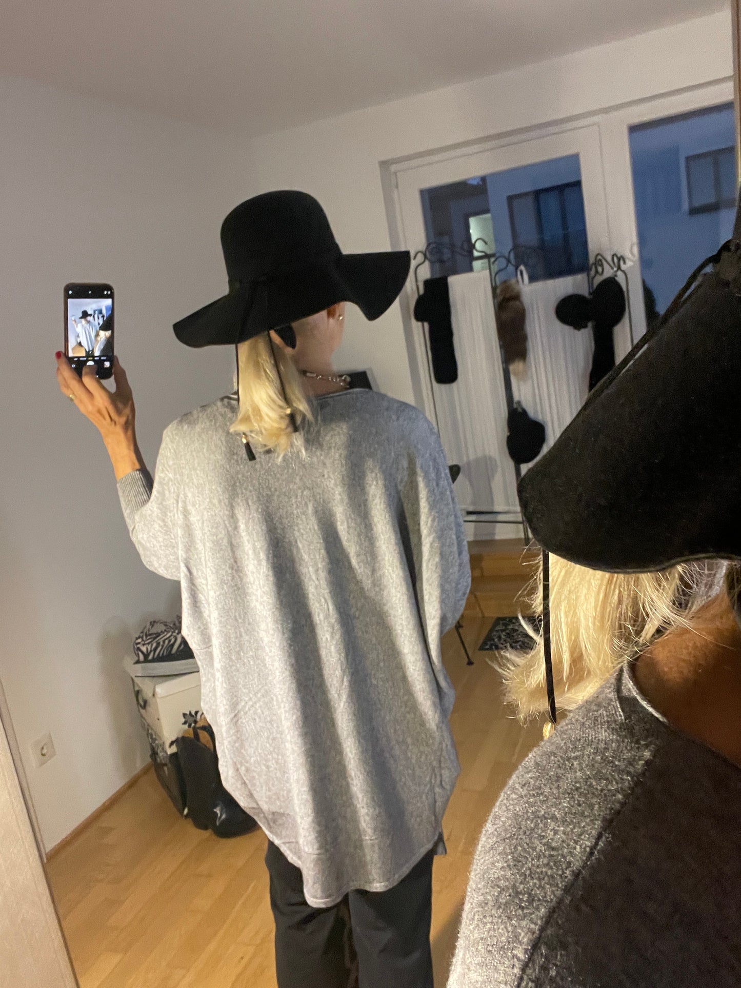 Pullover MOLA grey; €59,90 jetzt im Oktober-Sale statt €99,90… klasse Modell auch Genussgrößen
