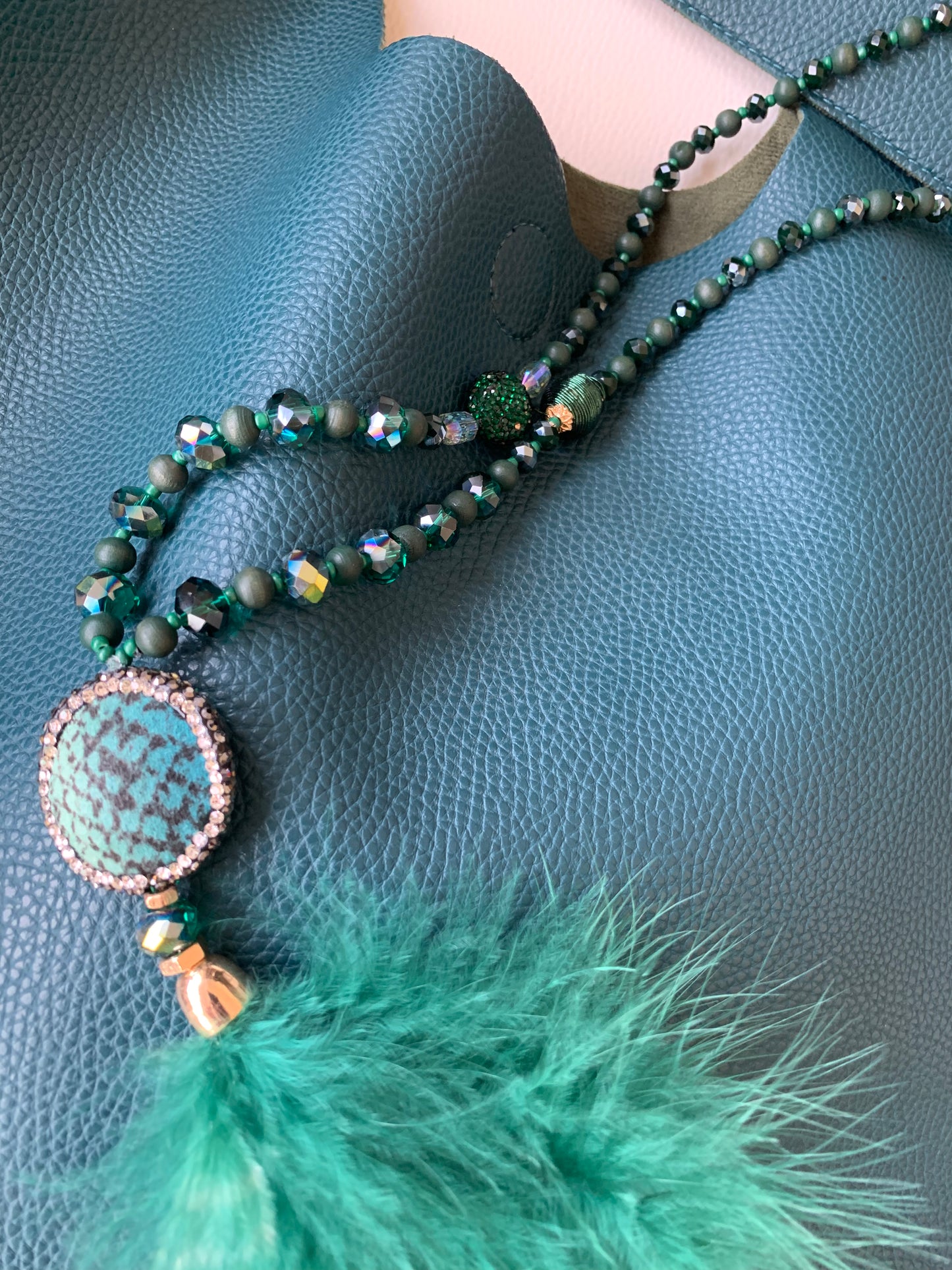 Kette FLORA €49,90; eine tolle Farbe .. edler Farbtupfer für jedes Outfit