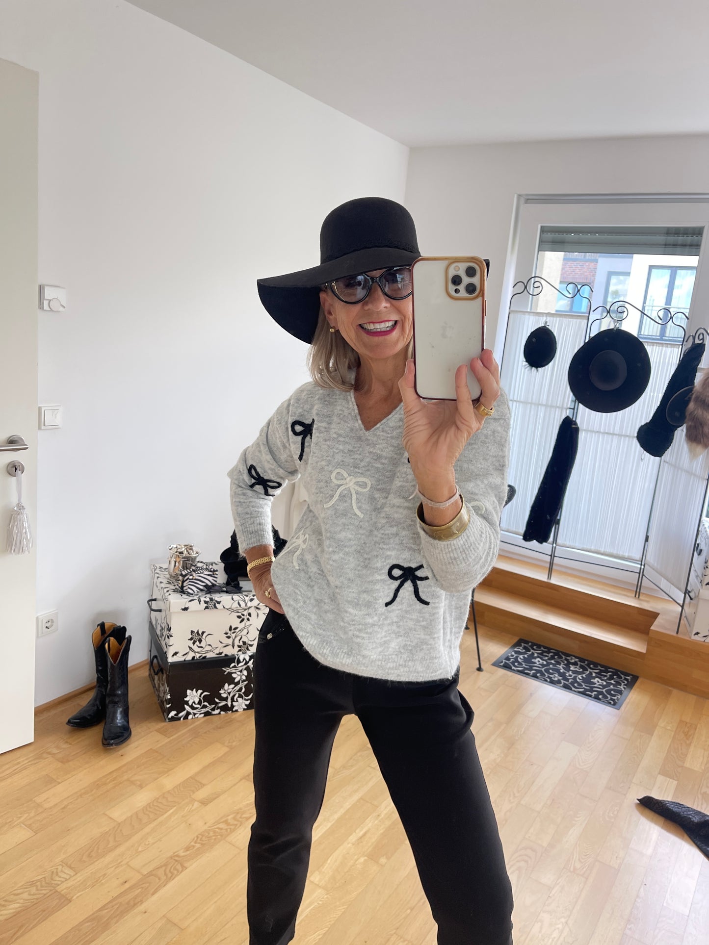 Pullover NALA grey €79,90; einfach hübsch.. ausgefallen.. was besonderes!