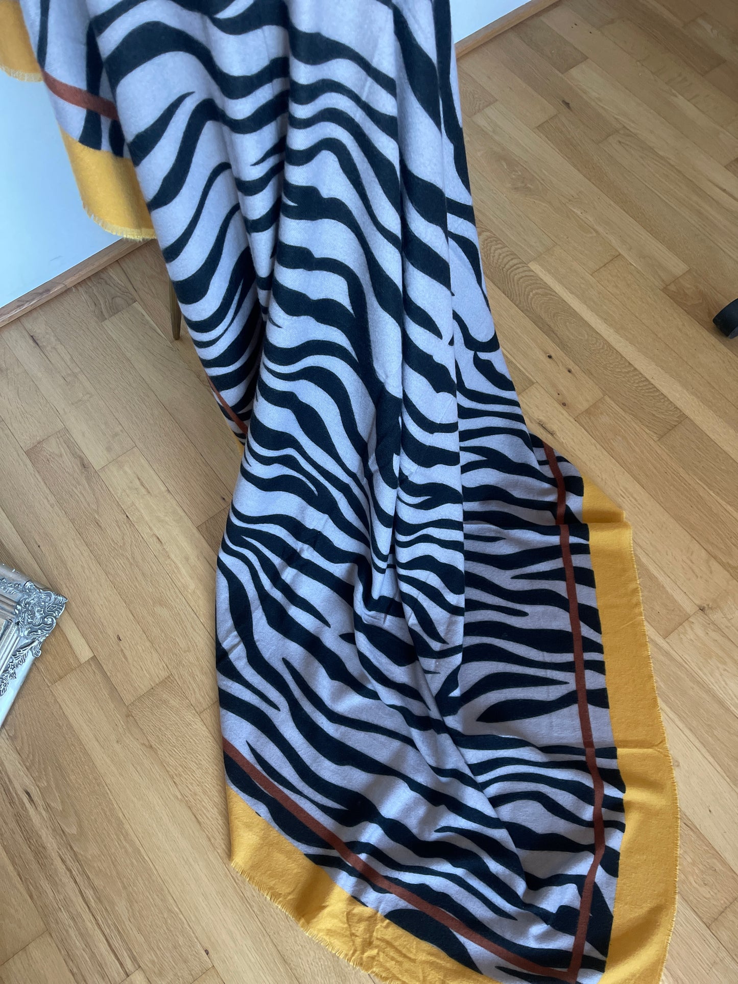 Schal LOLA yellow €49,90; wunderschöner Big-Schal