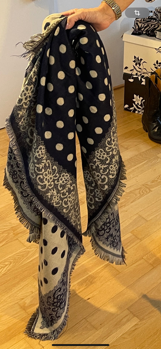 Schal Double-Face BERGAMO blue; „IM BLACK-FRIDAY OUTLET“ nur noch €29,90 statt €59,90; … herrlich kuscheliger Big-Schal