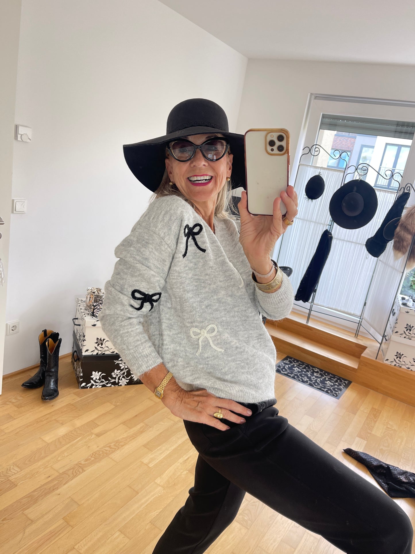 Pullover NALA grey €79,90; einfach hübsch.. ausgefallen.. was besonderes!