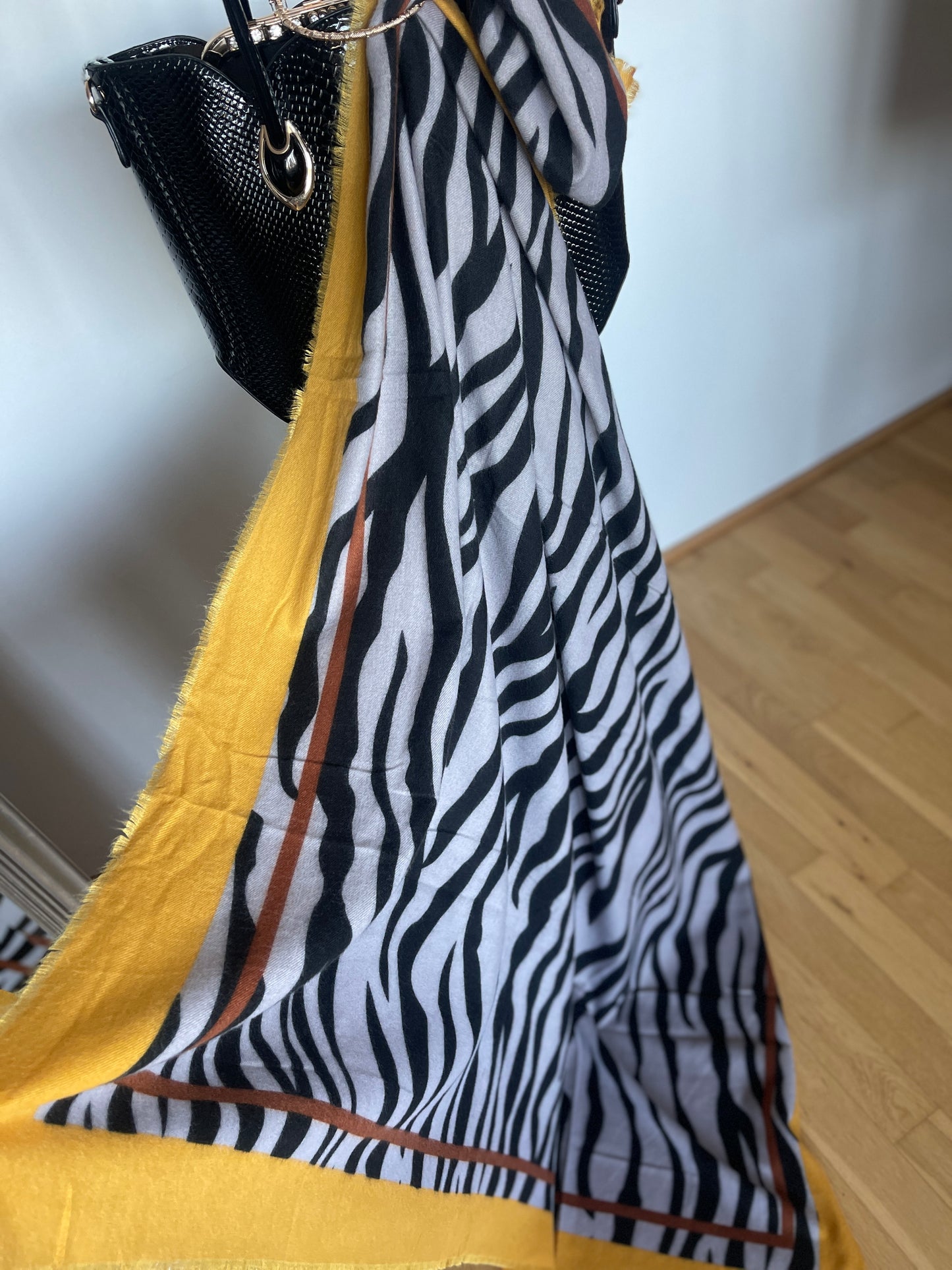 Schal LOLA yellow €49,90; wunderschöner Big-Schal