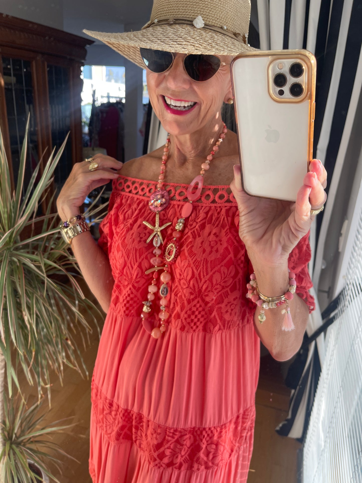 Modell NAPOLINA €79,90; ein luftiges, sommerliches Modell, das man auch toll im Carmen-Style tragen kann