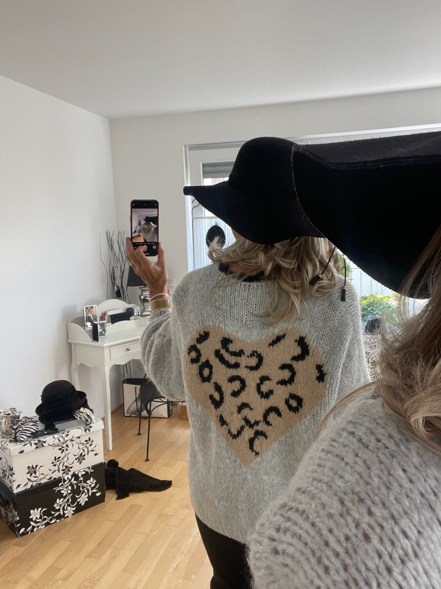Jacke KOSCHKOSCH €89,90; perfekt und kuschelig für die Übergangszeit