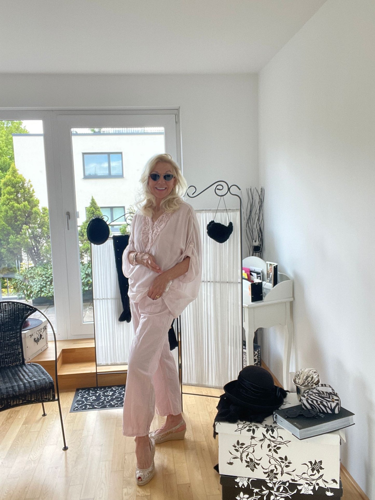Hose Peggy rosé Gr.M €69,90; super sitzende Leinenhose mit Wohlfühlgarantie