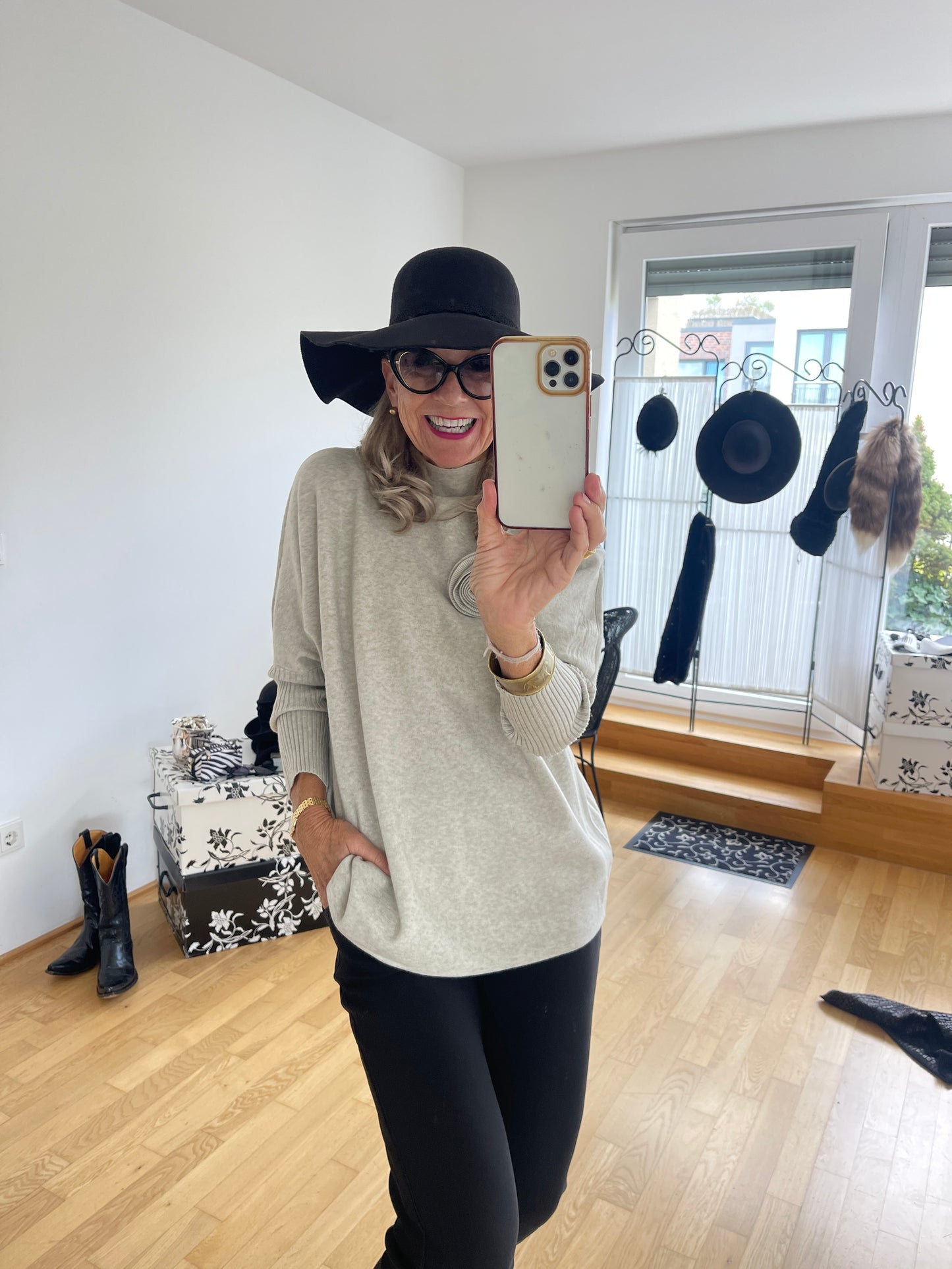 Oberteil MELANIA beige €89,90; extravagant, lässig und herrlich angenehm
