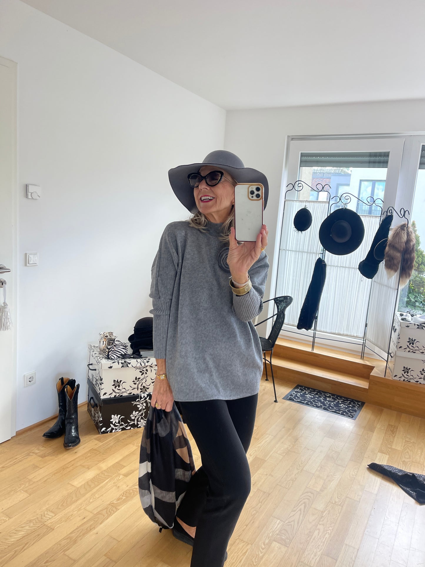 Oberteil MELANIA grey €89,90; lässig, extravagant und herrlich angenehm