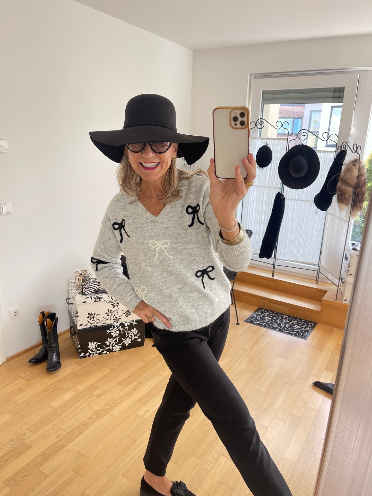 Pullover NALA grey €79,90; einfach hübsch.. ausgefallen.. was besonderes!