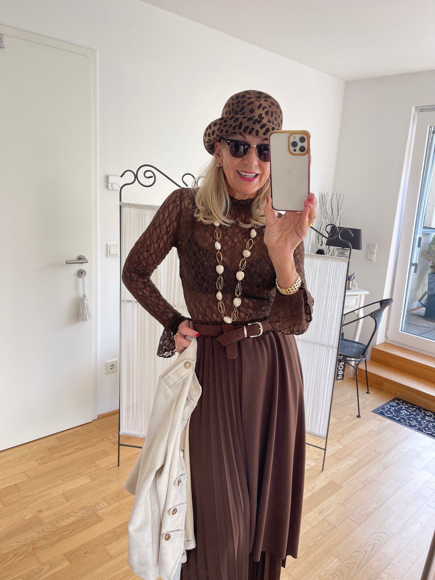 Oberteil MALI brown €49,90; dieses zauberhafte Spitzenoberteil veredelt Dein Outfit