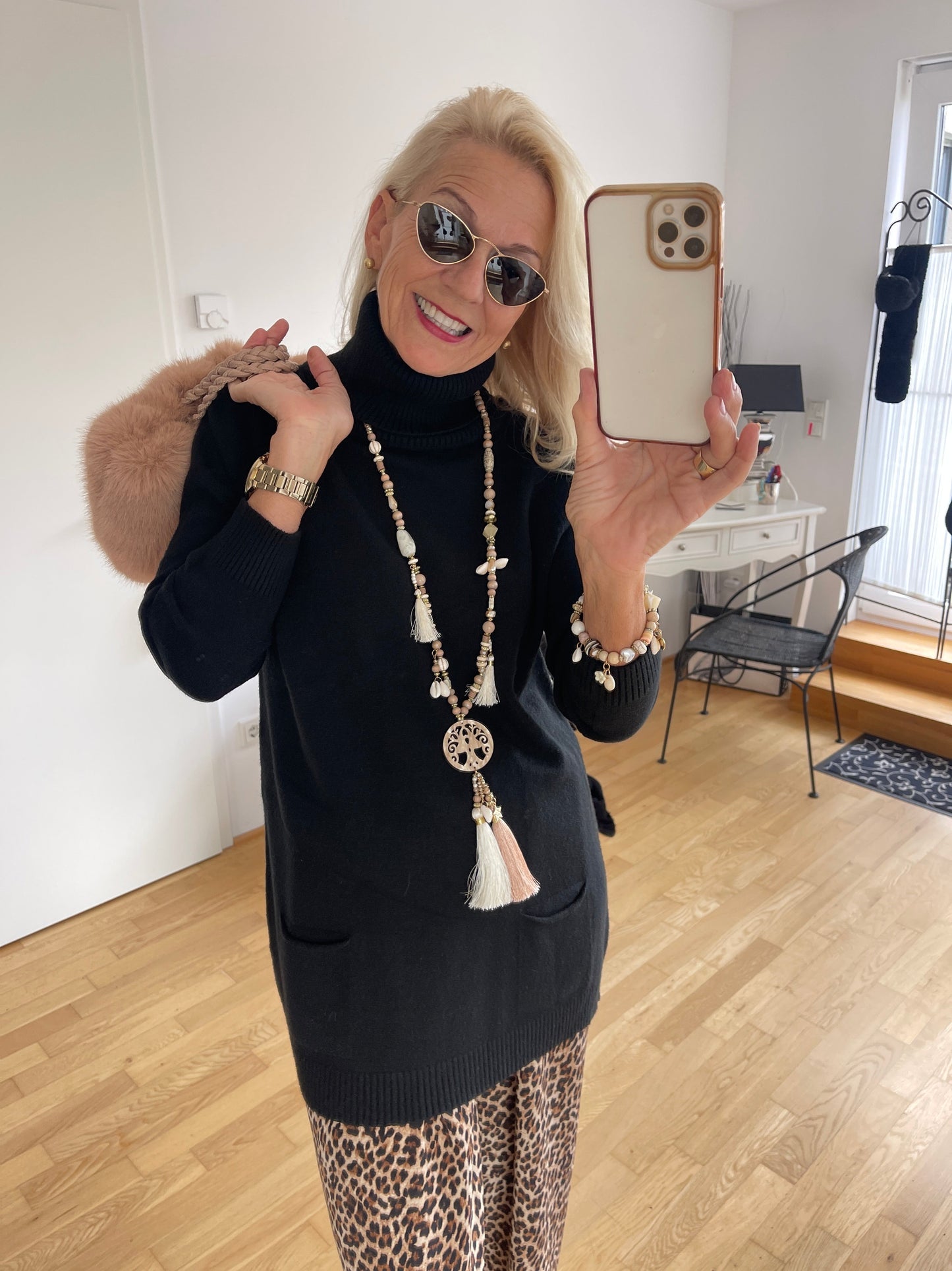 Pullover JACKY black €89,90; stylisch, locker und leger fallender Longpullover