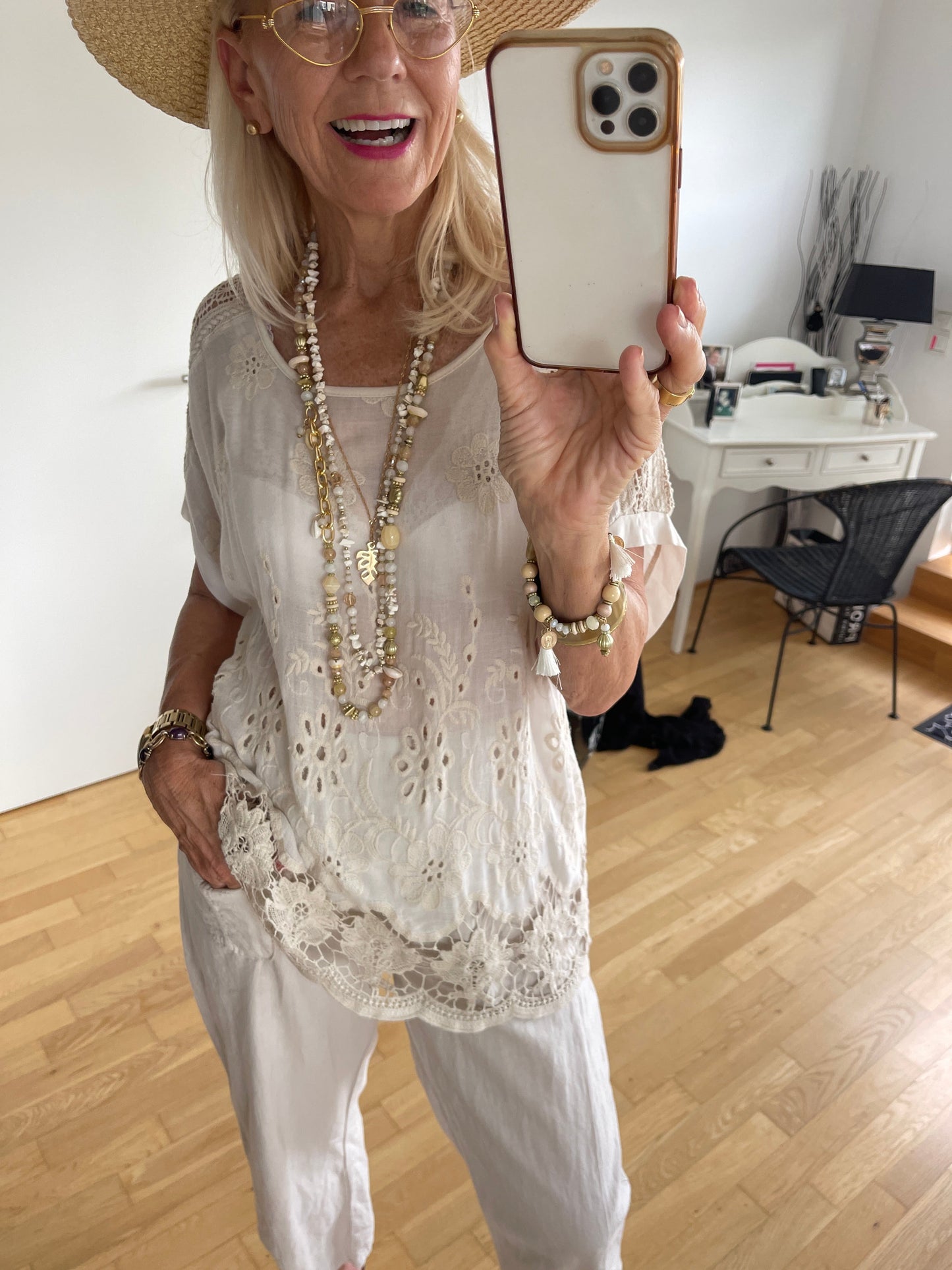 Oberteil JEROME beige €69,90; duftig und herrlich locker…