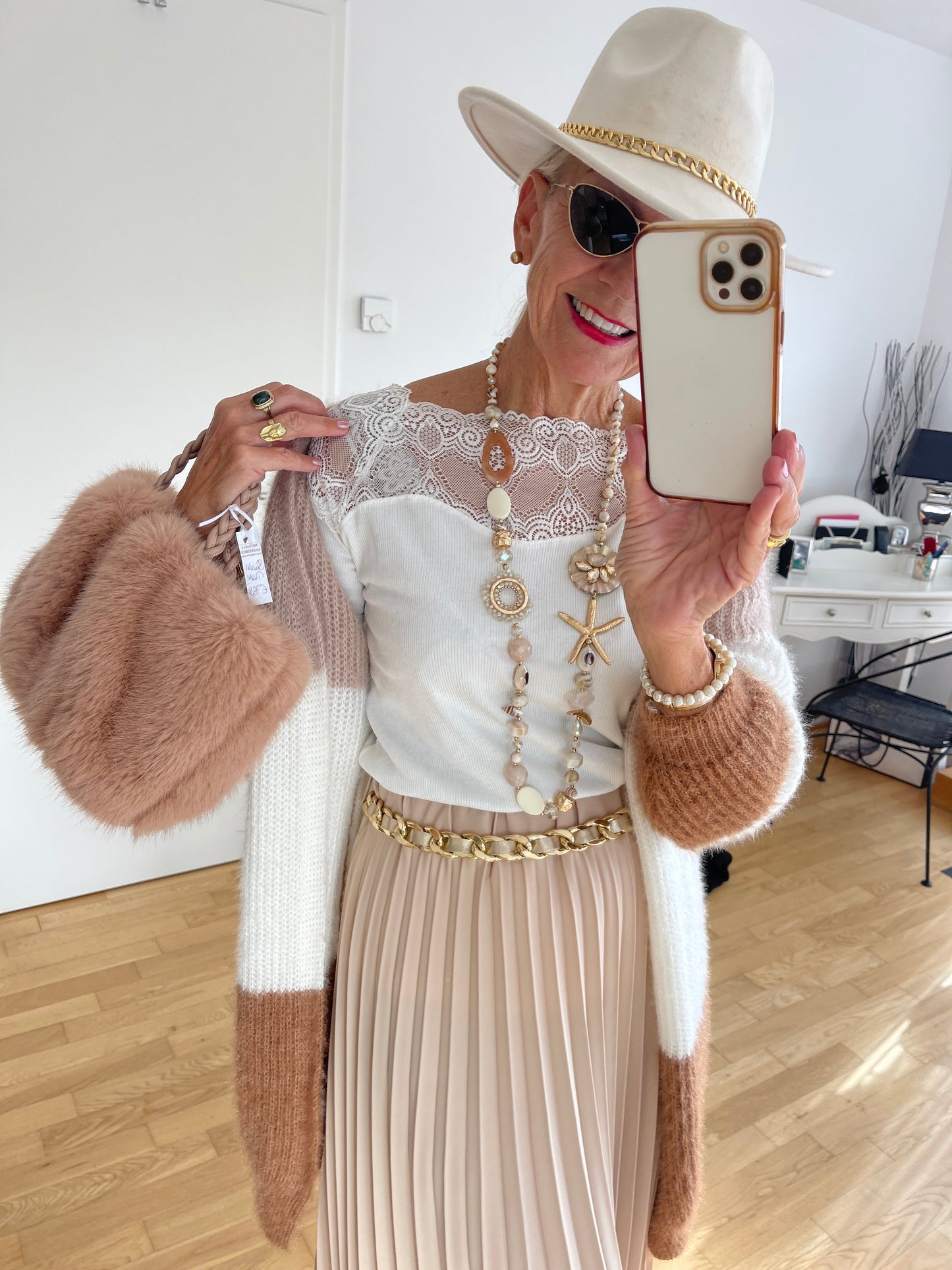 Jacke INKA jetzt €109,90; kuschelig schmeichelnde Longjacke in einer wunderschönen Farbkombi