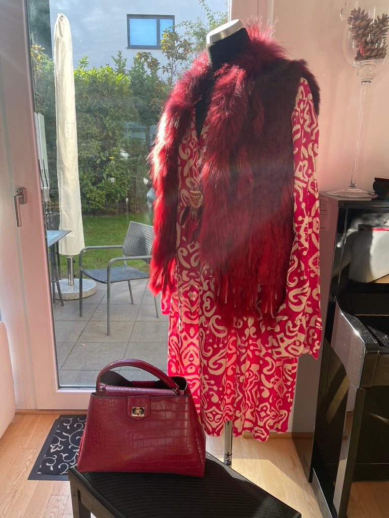 Weste VALENCIA rouge; €199,90; kuscheliges MUST-HAVE.. auch eine sehr schöne Geschenk-Idee