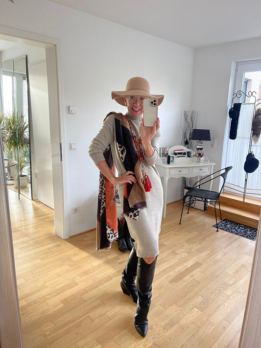 Kleid NASTI beige; „IM BLACK-FRIDAY OUTLET“ nur noch €59,90 statt €99,90; klasse sitzendes, super edles und toll kombinierbares Strickkleid