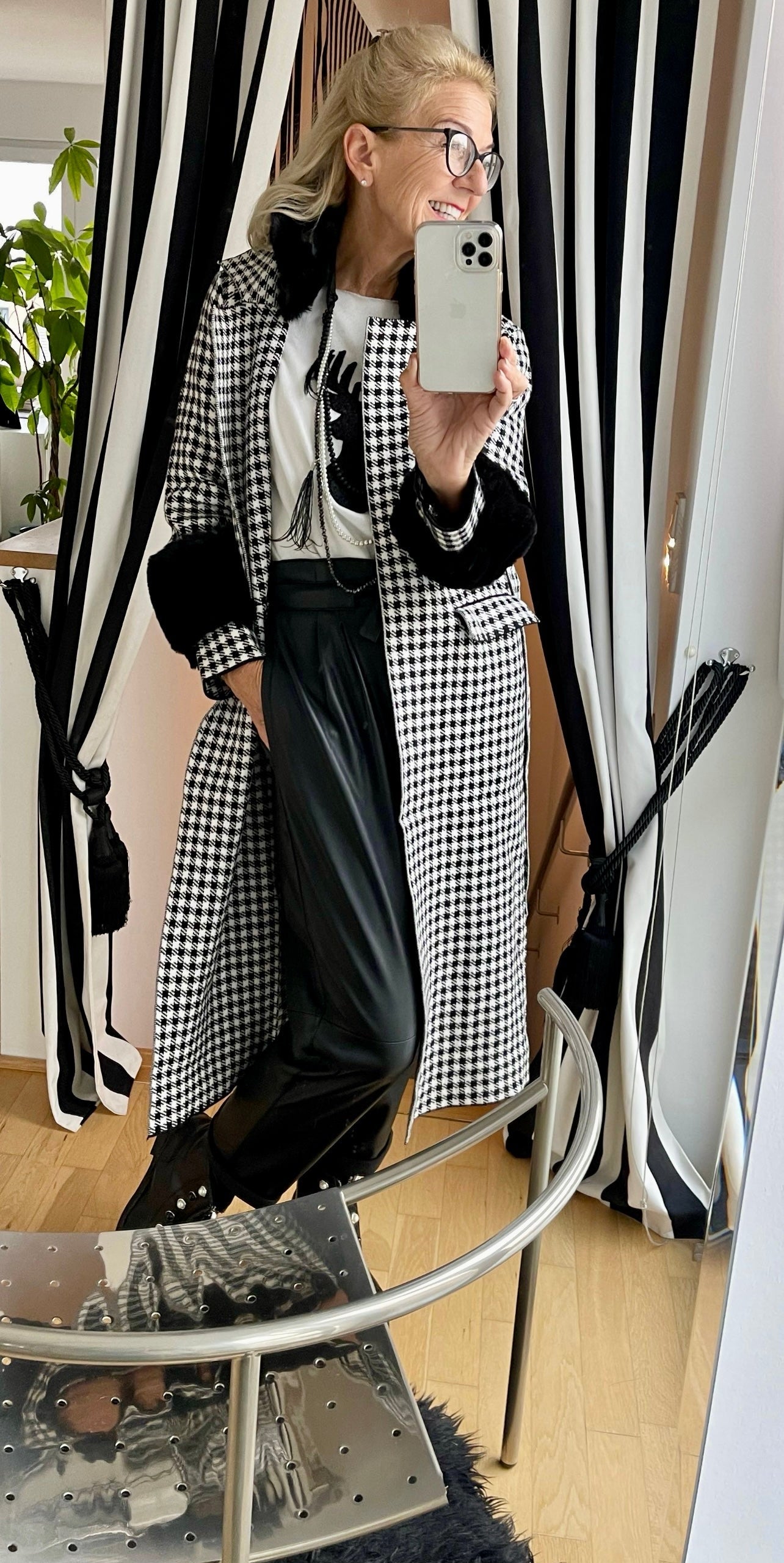 Mantel TREVOR; €199,90; ein absoluter Hingucker!
