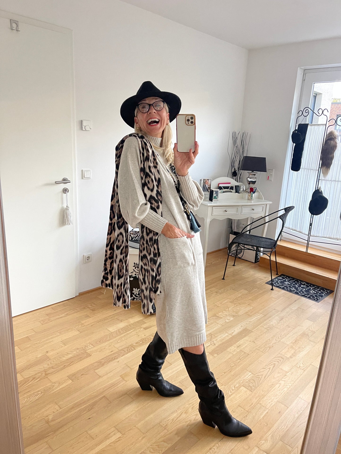 Kleid LADY champanger; €99,90; fantastisch sitzendes Strickkleid, schick, edel und soooo herrlich angenehm