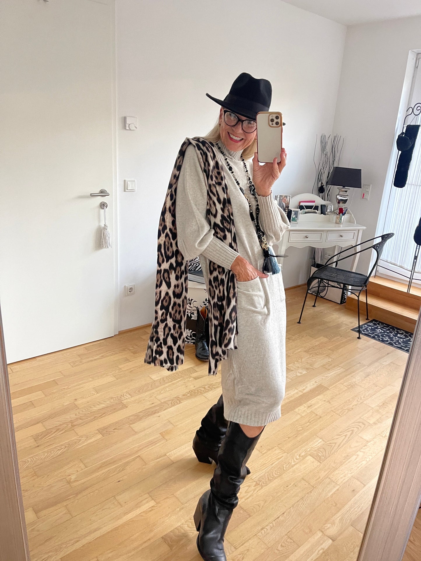 Kleid LADY champanger; €99,90; fantastisch sitzendes Strickkleid, schick, edel und soooo herrlich angenehm