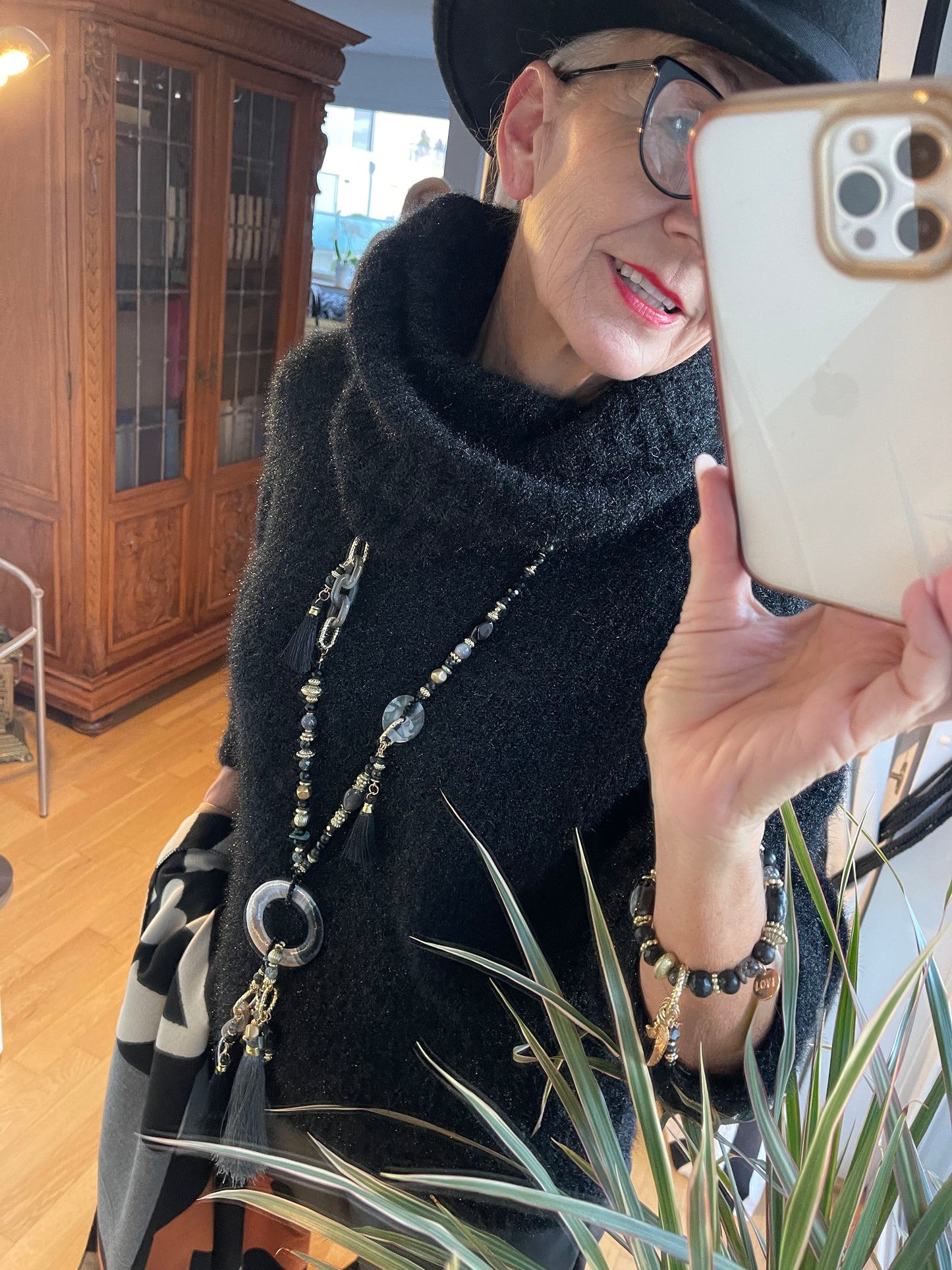 Pullover LUZIFER black €89,90