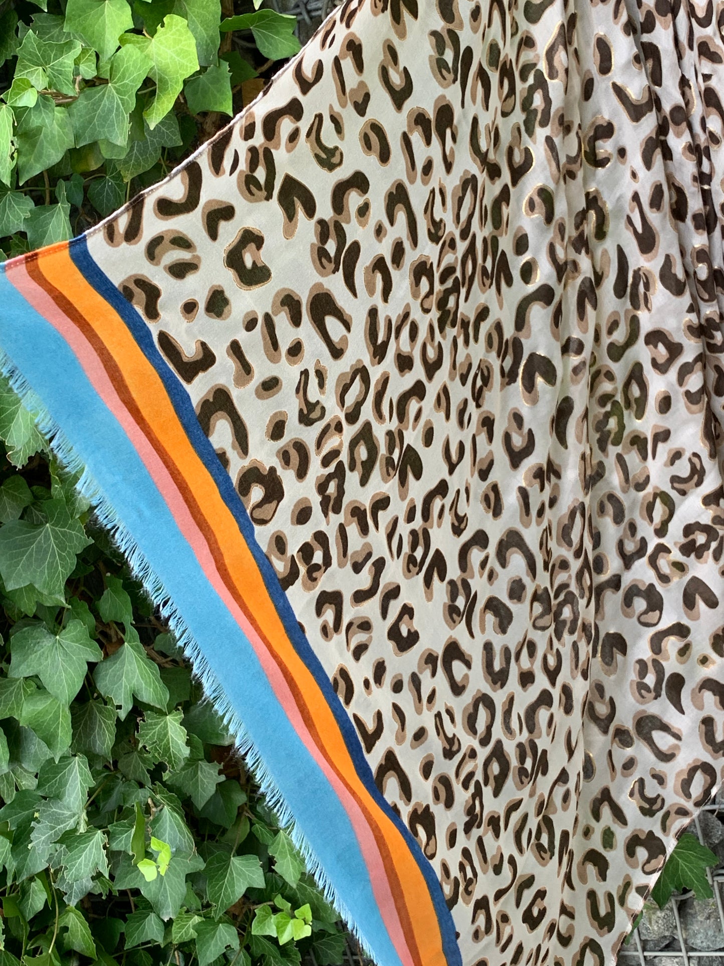 Schal COLOUFUL LEO blue €35,90 im ENDLESS-SUMMER-SALE
