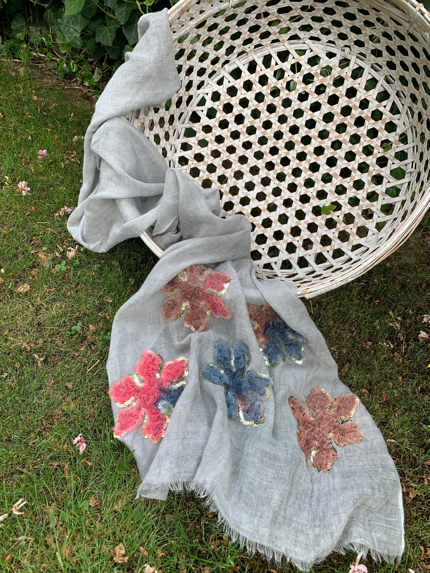 Schal CLEO grau/blau €28,90 im ENDLESS-SUMMER-SALE