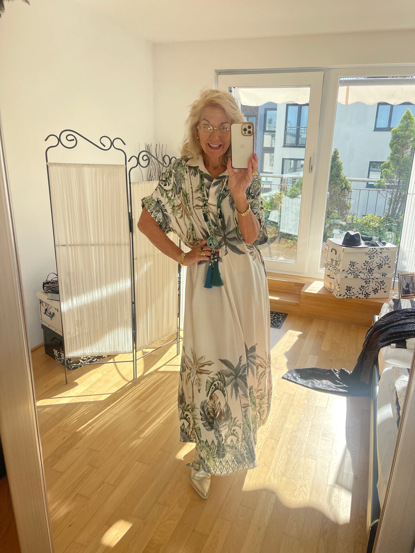 Kleid OLYMP blue €109,90, mit diesem Modell freut man sich auf den Herbst