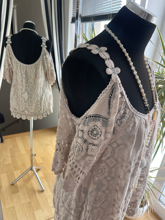 Oberteil/Top SISSY €69,90 beige; .. ein bisschen neckisch.., so nett
