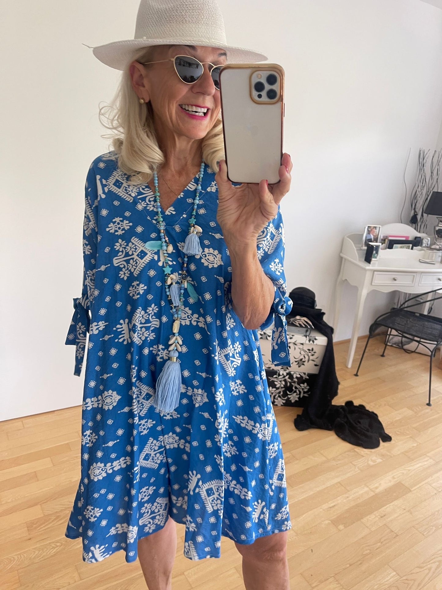 Kleid MOMENT blue; im Outlet €39,90 statt €69,90.., locker und herrlich angenehm